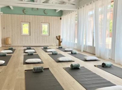 cours de yoga à Aigues-Mortes dans le Gard en Camargue 30